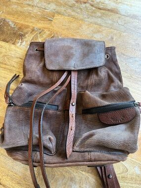 RARE BUTTERO L Leather Drawstring Men’s Backpack with Front Zip Pockets